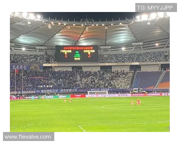 谢菲尔德联与邓迪的激烈对决展现足球魅力与团队精神